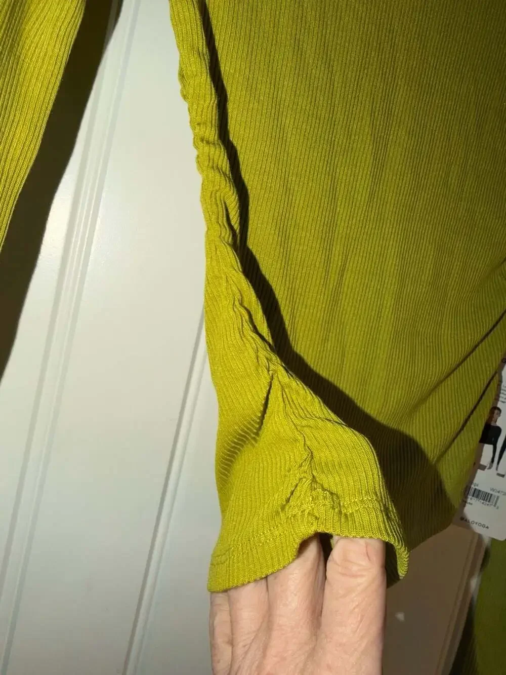 Alo Yoga Gather Long Sleeve – Chartreuse – Size Small – NWT